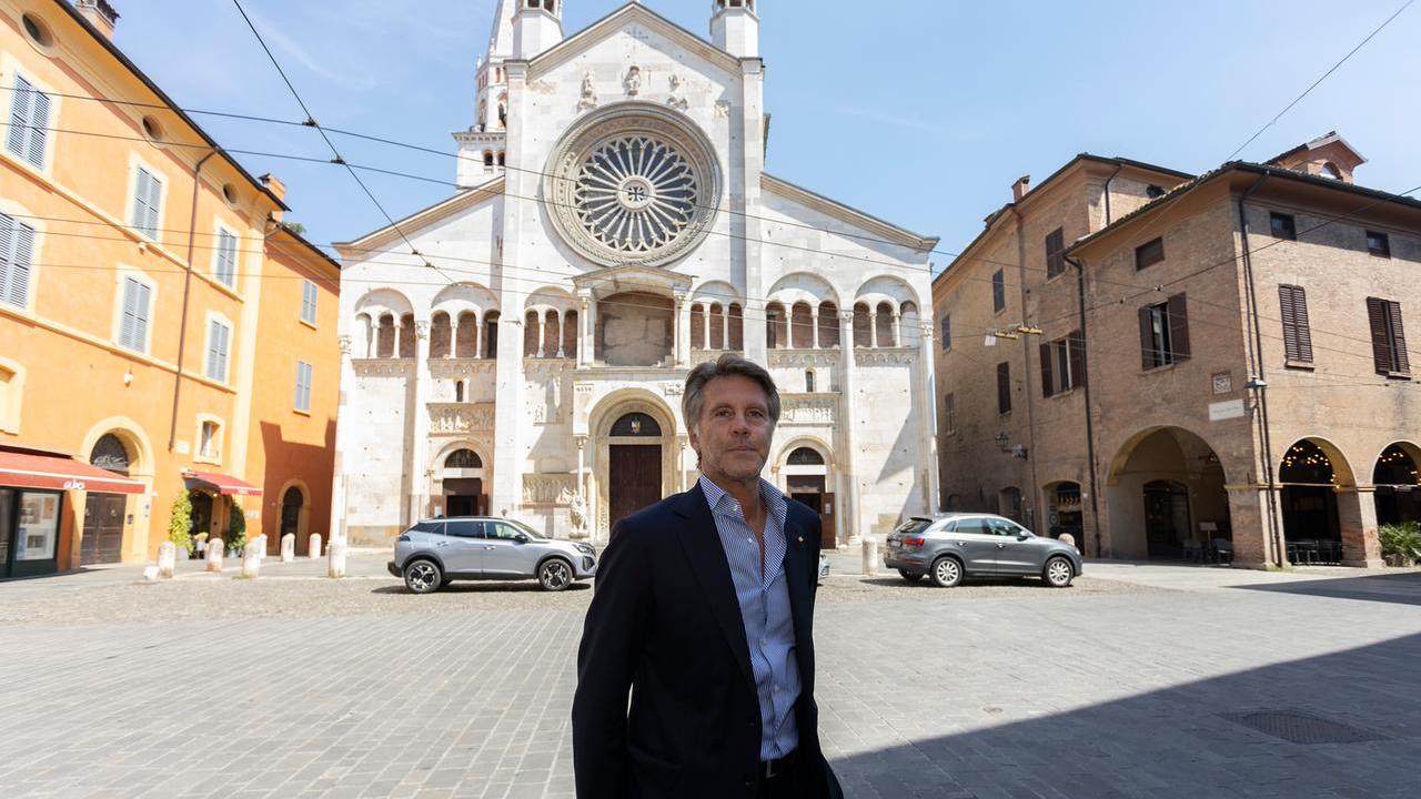 Metti un tour di Modena con... Emanuele Filiberto di Savoia: «Felice di essere qui»