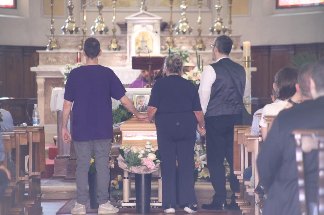
	Il funerale di Alice Neri (Foto Luigi Esposito)

