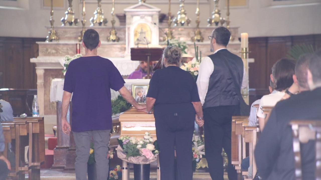 Il funerale di Alice Neri (Foto Luigi Esposito)