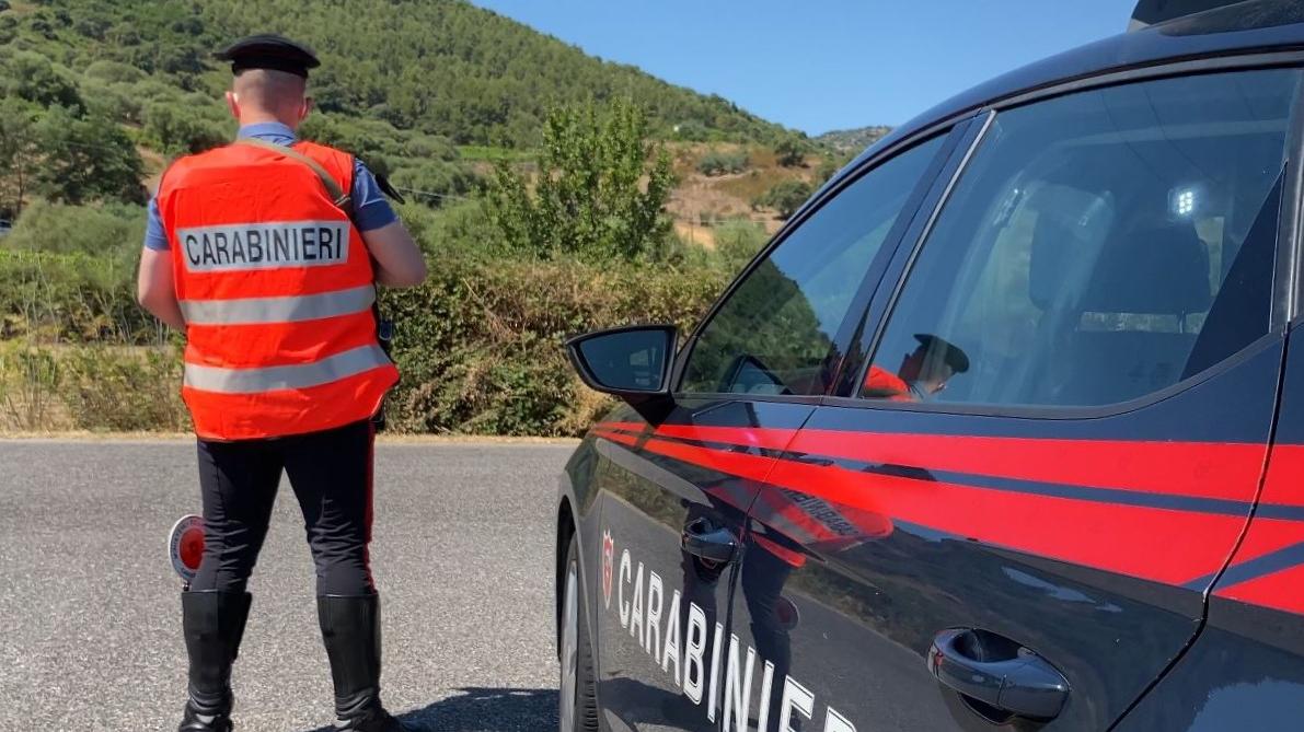 Nelle vie del centro si sente l’odore della marijuana: scatta il controllo e l’arresto