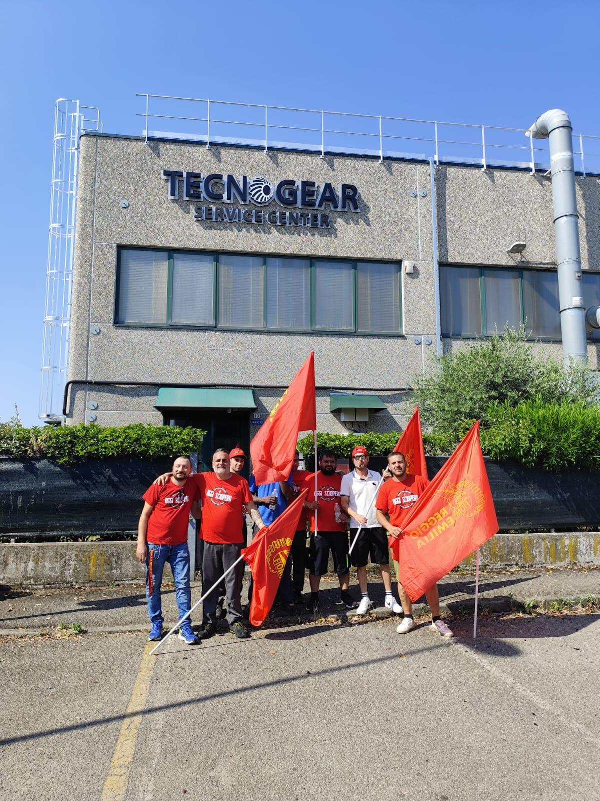 Chiude l’ex Sala Fratelli a Barco, i lavoratori disperati: «Aiutateci»