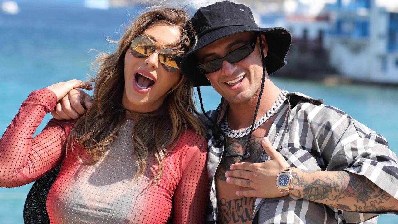 L’estate “Bollente” di Sabrina Salerno: «Piena di energia e anche di fragilità, ma se mi attaccano so essere aggressiva»