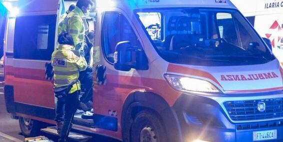 Schianto di notte in autostrada: una 18enne di Formigine in prognosi riservata