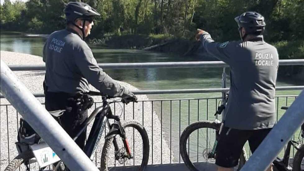 Bagno nei fiumi, allerta estiva per Secchia e Panaro: «È vietato: non rischiate la vita»