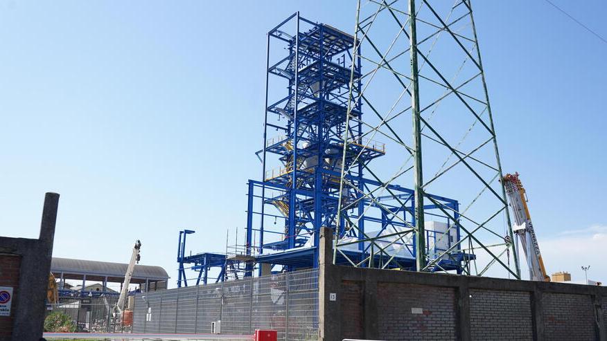Livorno, ecco la torre di Solvay che produrrà silice green