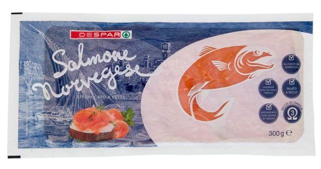 Despar richiami tutti i lotti di salmone affumicato, i rischi per la salute – Se lo avete in casa non consumatelo