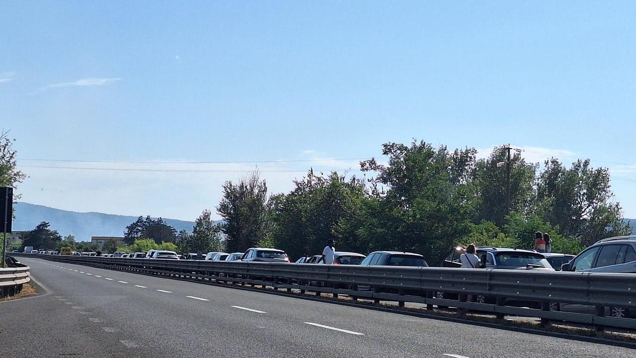 Incendio a Giave: la 131 in tilt