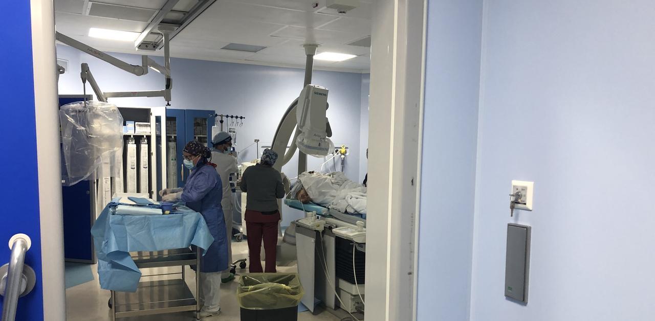 Olbia, ha un infarto ma l’emodinamica è chiusa: salvo dopo la corsa in elicottero