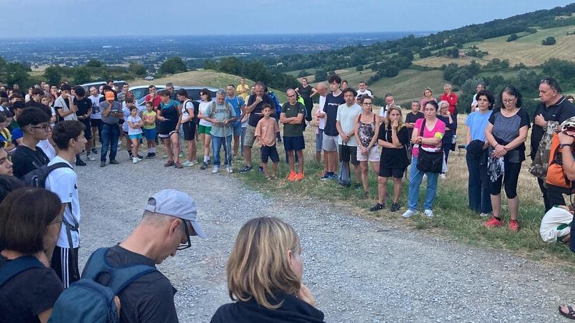 Morto nel sonno a 24 anni: partecipatissima la veglia