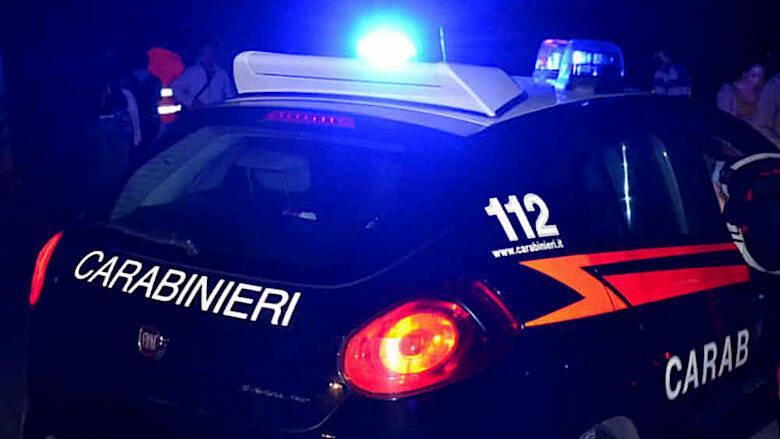 Una pattuglia dei carabinieri (foto d'archivio)