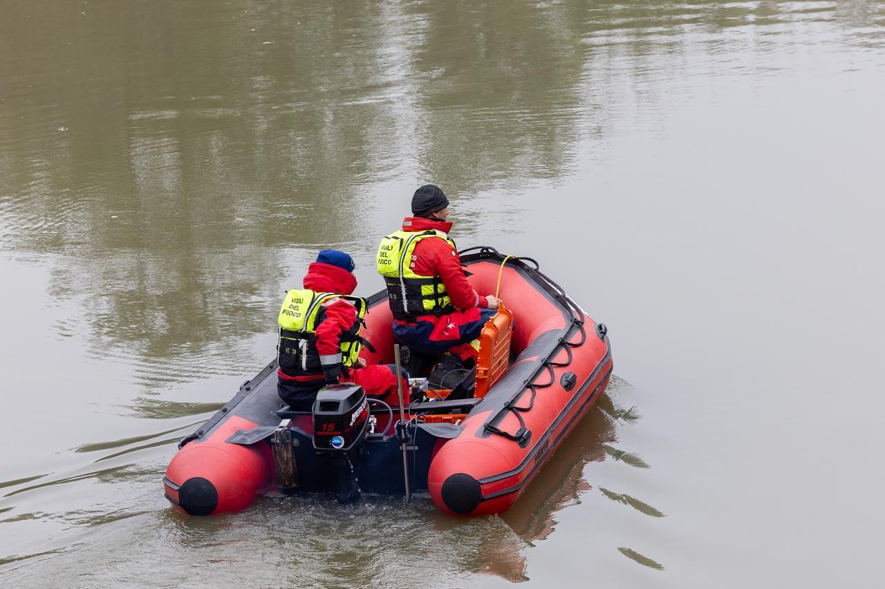 Cadavere trovato nelle acque del Po a Marozzo: indagini in corso