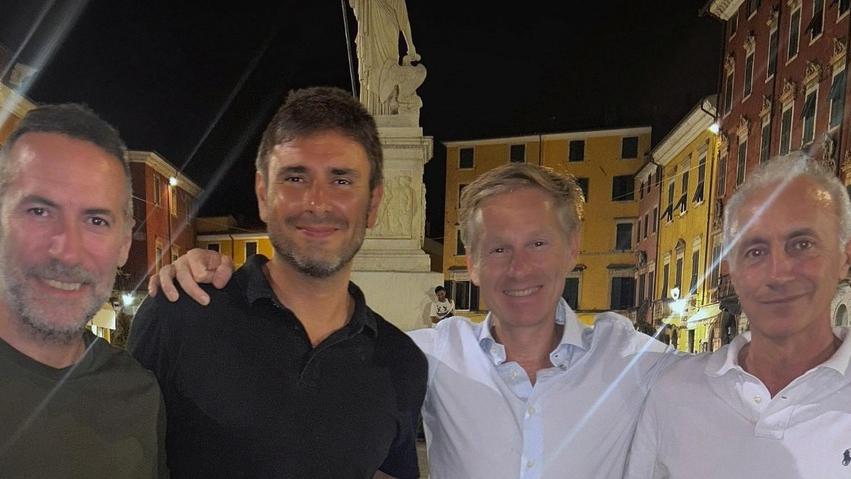 Di Battista alla festa del Fatto di Carrara con Travaglio