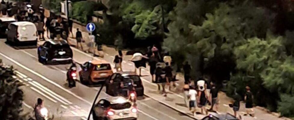 Largo Bartoli, esposto dei residenti: «È un caos continuo, non si vive più»