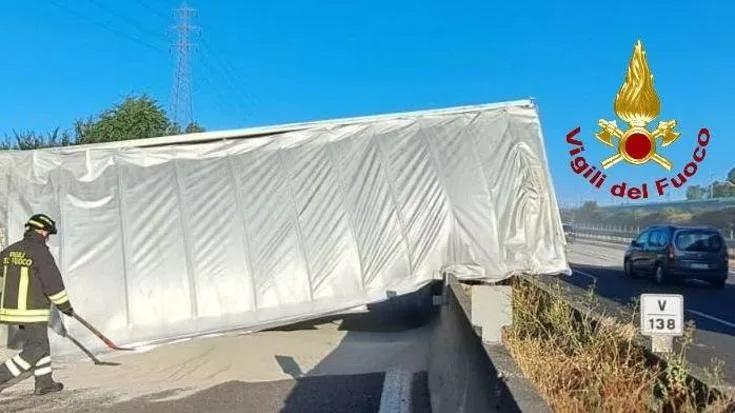 L'incidente in A1 (Foto Vigili del fuoco)