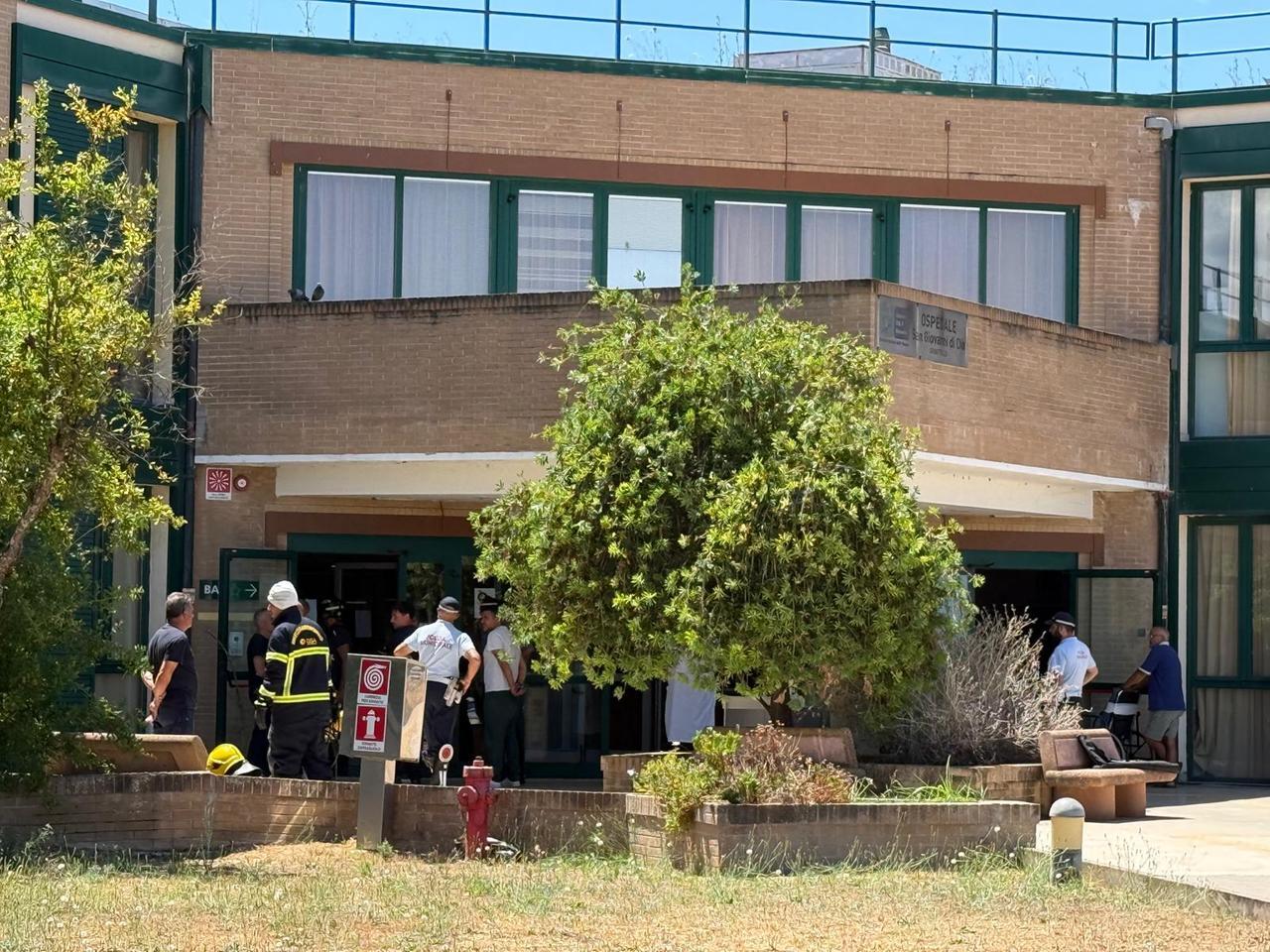 Orbetello, principio d’incendio nei locali tecnici: evacuata la sala d’attesa dell’ospedale