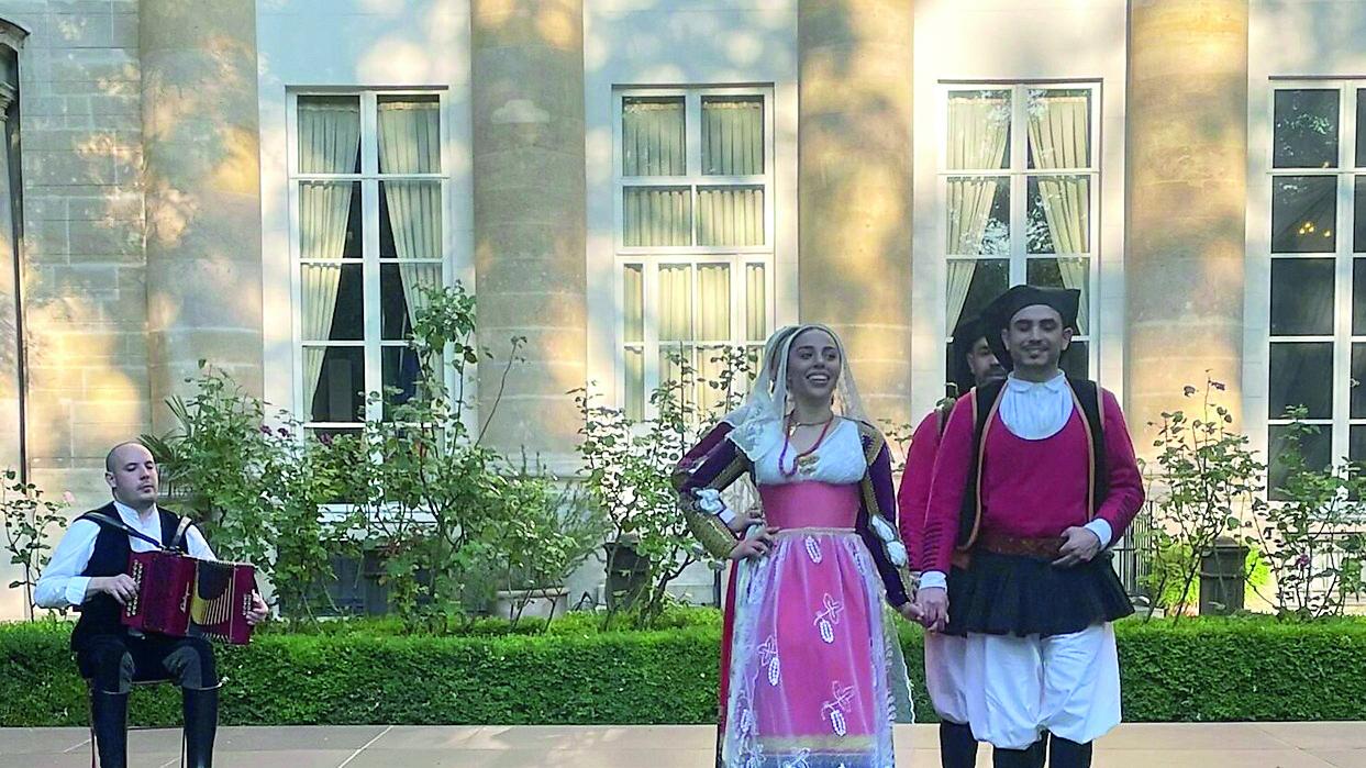 L’isola del turismo fa scalo a Parigi: presentata la tratta Alghero – Orly