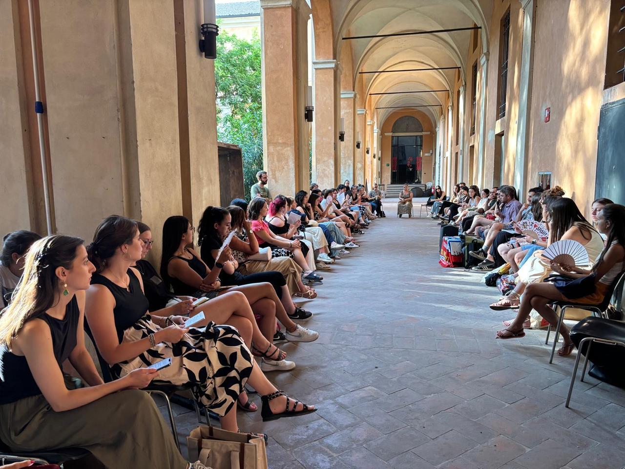 Il comitato delle educatrici Unimore con laurea “mutilata”: «Ci salvi la Regione con una delibera»