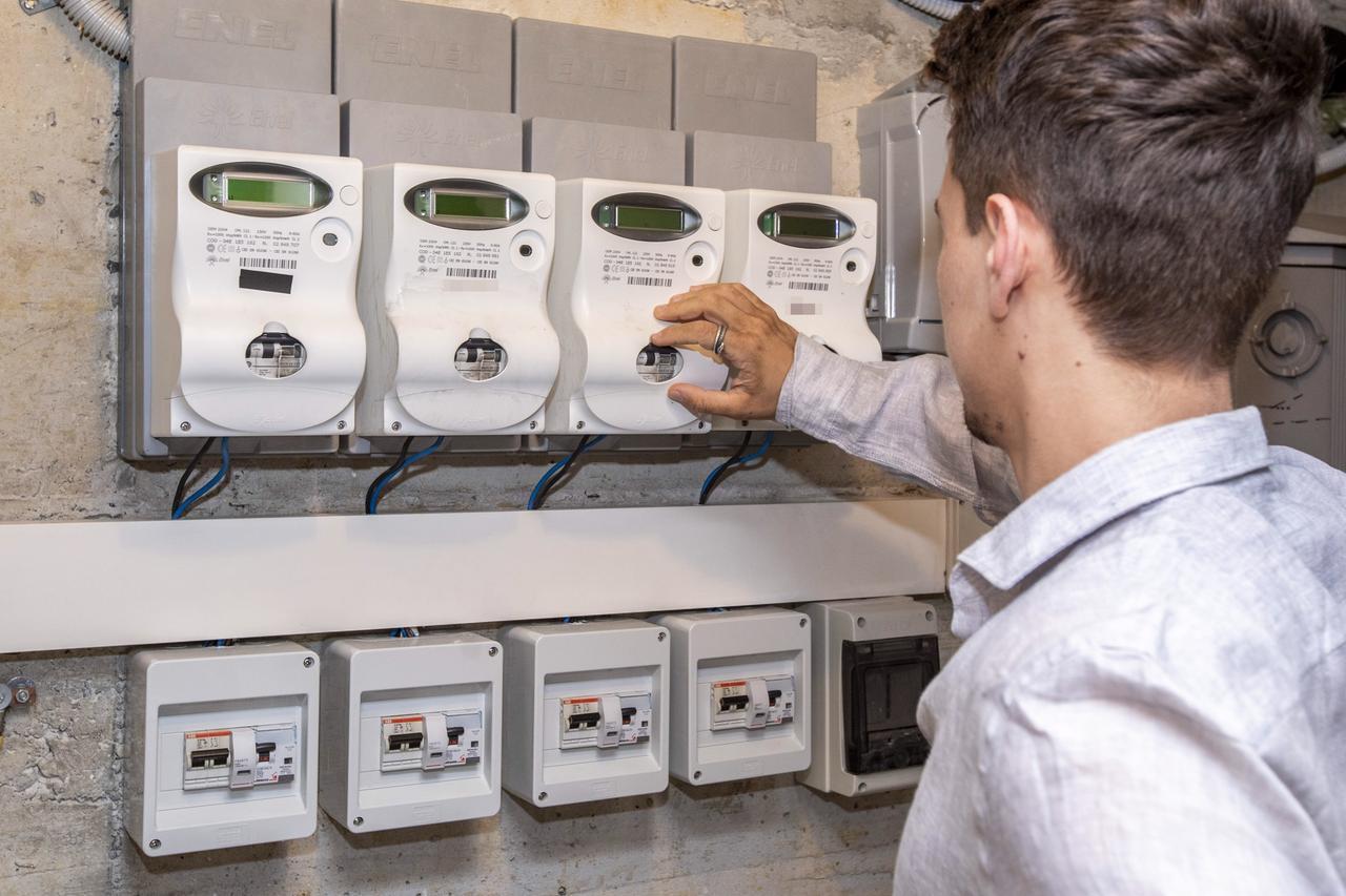 Attivazione non richiesta di contratti per luce e gas, arrivano i risarcimenti