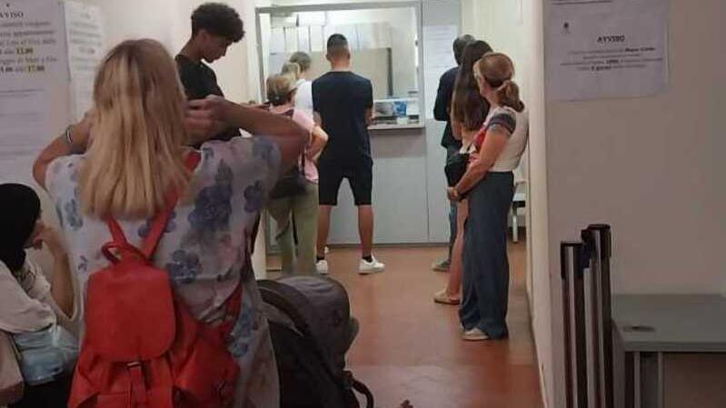 A Pescia file e caos all’ufficio anagrafe