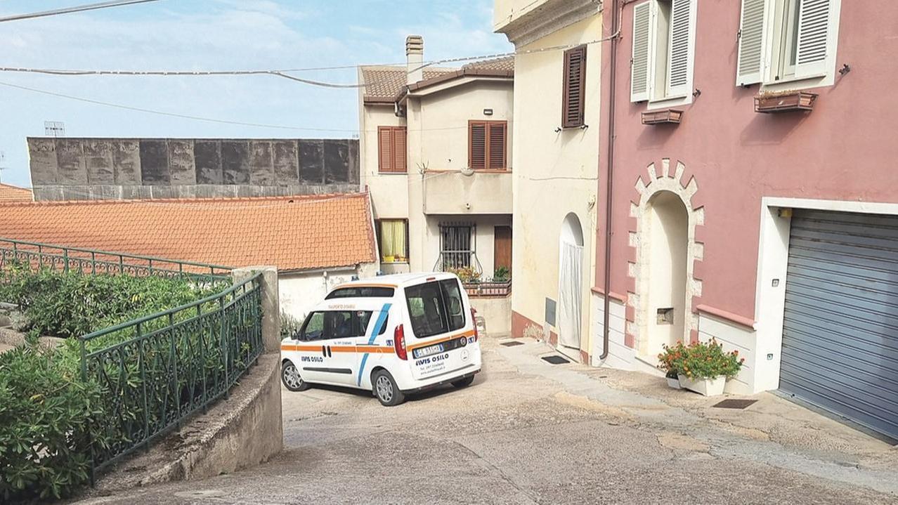 Abbandonò il figlio neonato sotto l’auto: condannata