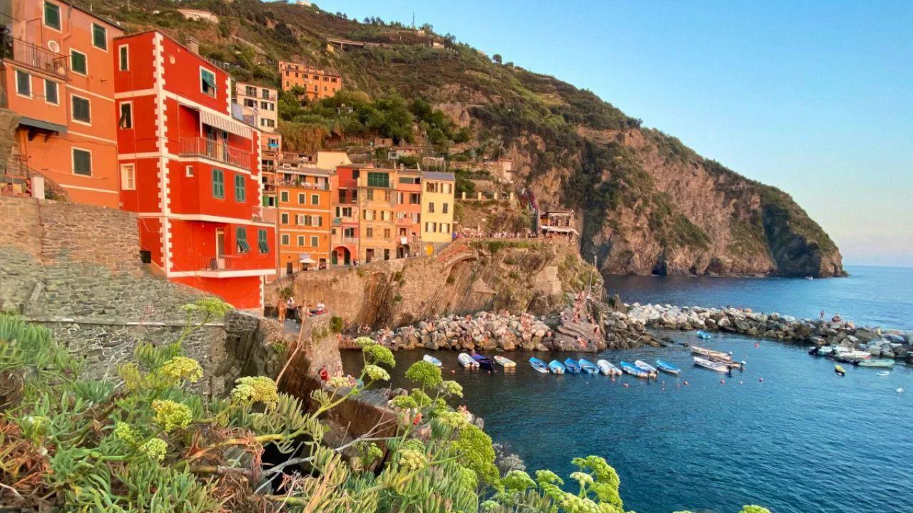 La zona di Riomaggiore (foto da <a href="https://www.cinqueterre.eu.com/">www.cinqueterre.eu.com</a>)