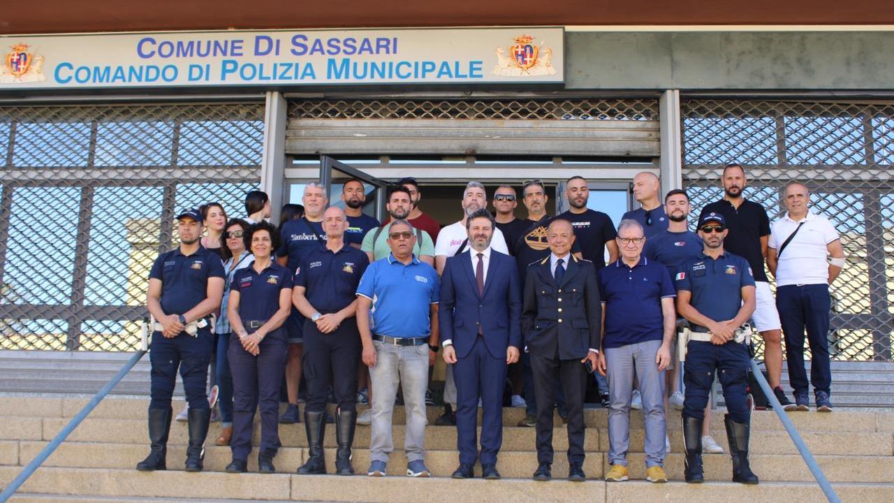 Carenza sangue, 30 agenti della polizia locale donano all’Avis provinciale