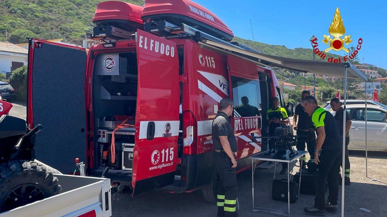 Finisce fuori strada e resta tutta la notte ferita dentro l’auto: ritrovata donna scomparsa