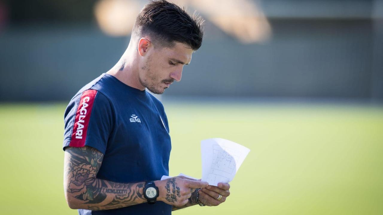 Pisacane prende il timone, il Cagliari si mette al lavoro