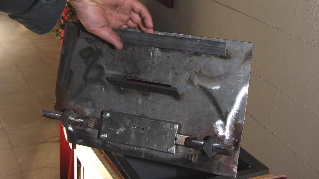 Rubavano le offerte in una chiesa di Ferrara, scoperti da filmati e denunciati