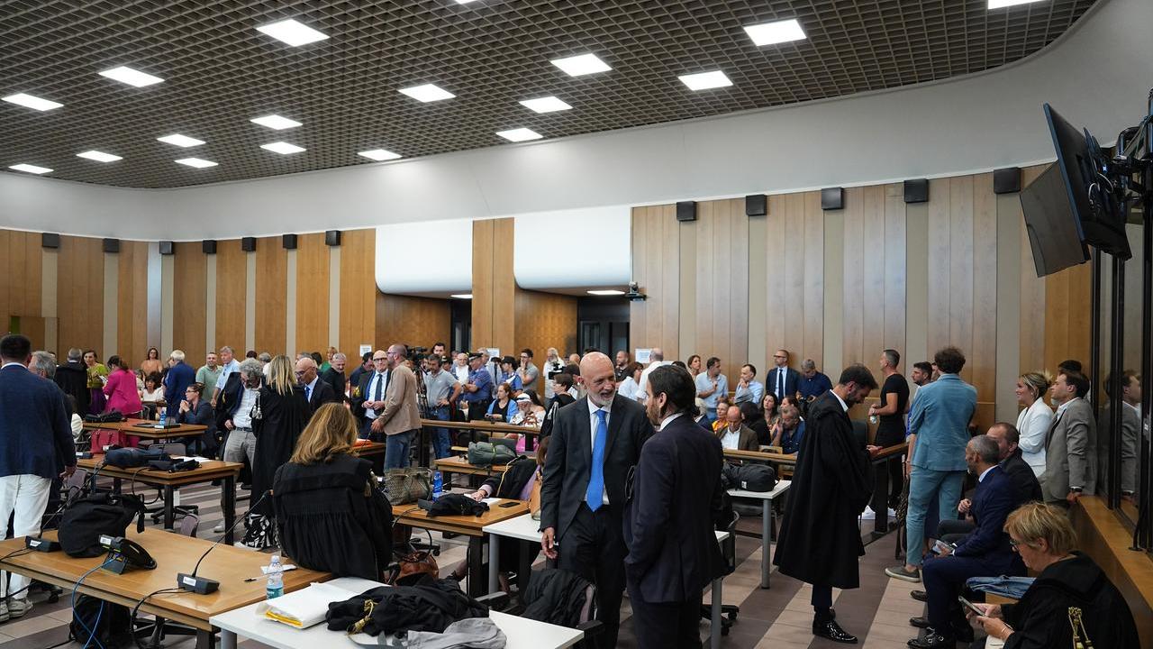 Affidi illeciti Bibbiano, “Angeli e demoni” si chiude con tre sole condanne, tutti gli altri assolti