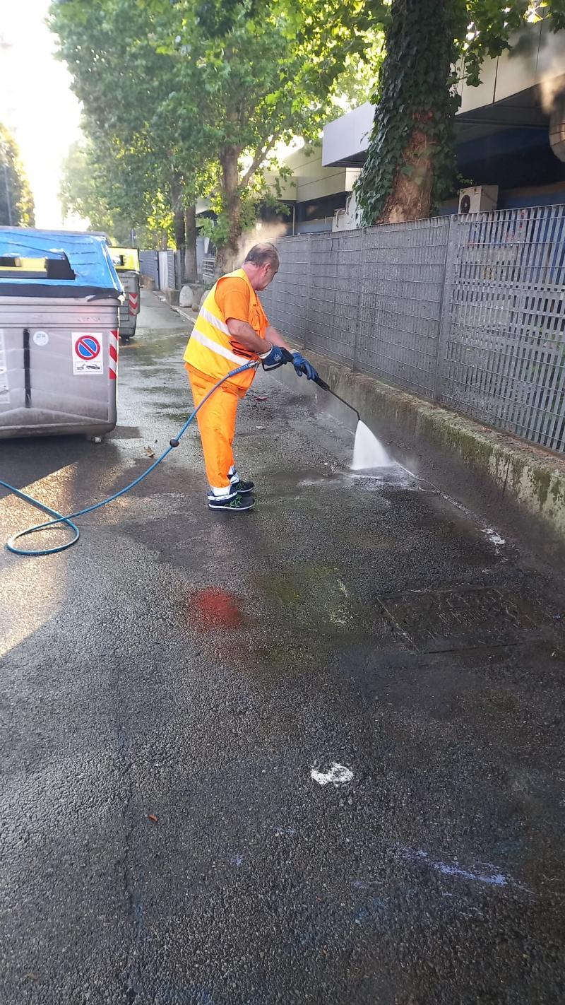 Pulizie straordinarie in zona stazione, al via la derattizzazione da via Turri fino a via Eritrea