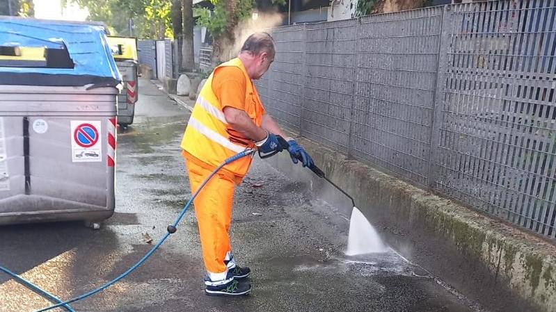 Pulizie straordinarie in zona stazione, al via la derattizzazione da via Turri fino a via Eritrea