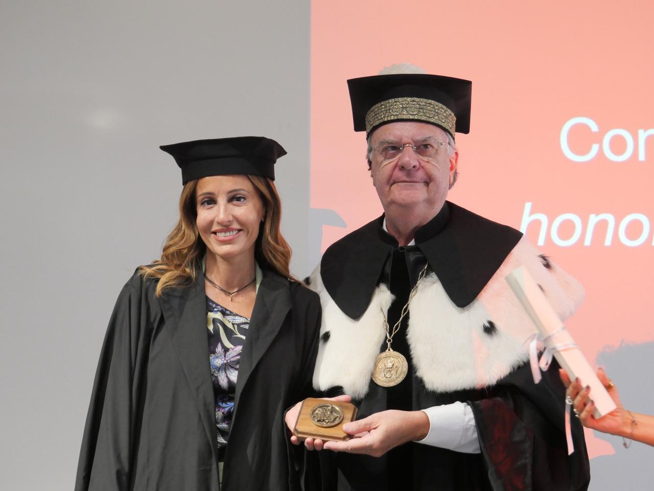 Unimore, Federica Minozzi, ceo di Iris Ceramica, riceve la laura honoris causa in Ingegneria gestionale