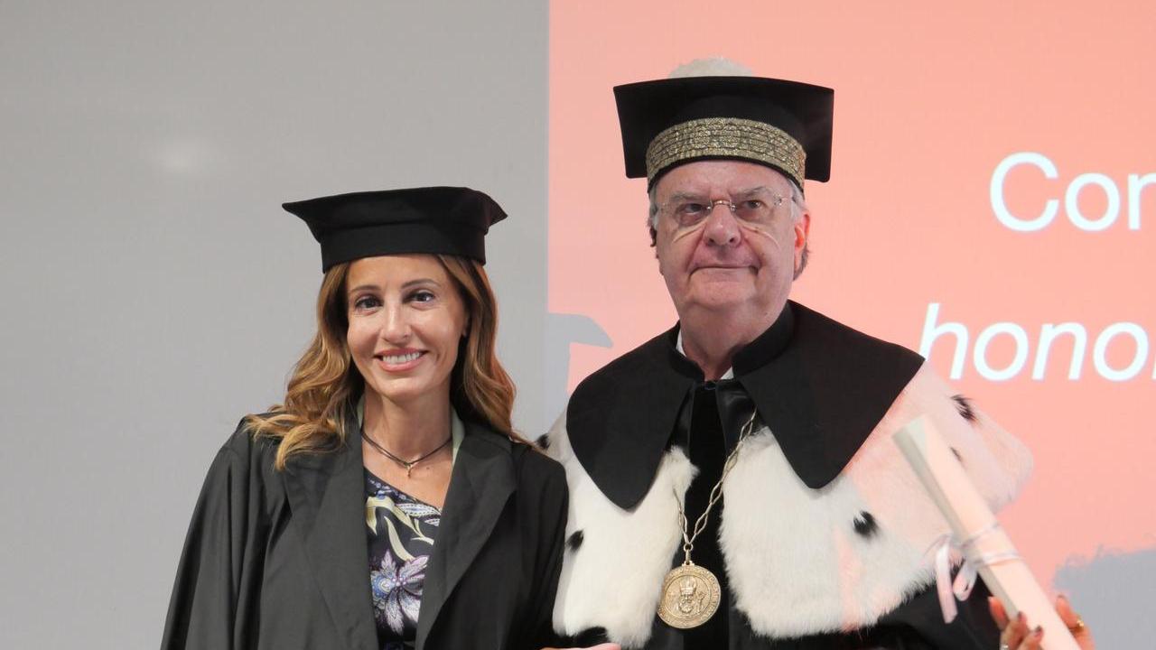 Unimore, Federica Minozzi, ceo di Iris Ceramica, riceve la laura honoris causa in Ingegneria gestionale