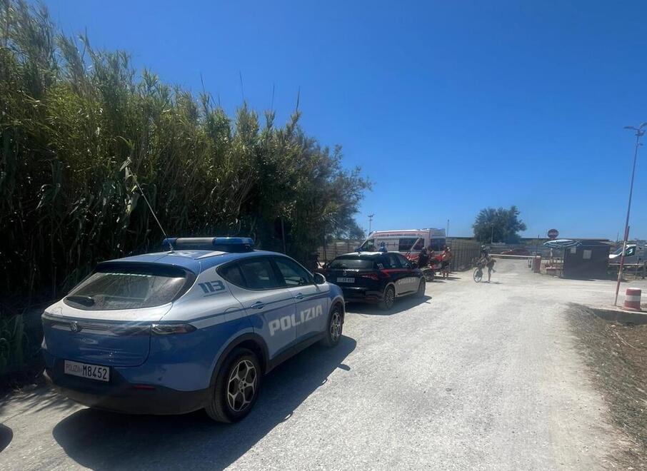 
	Polizia, carabinieri e ambulanza al Lillatro

