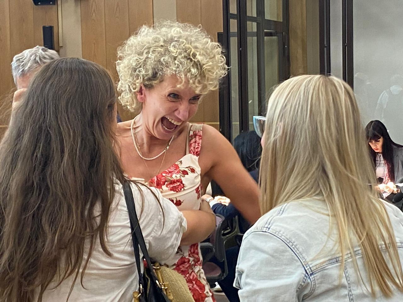 Affidi illeciti Bibbiano, i genitori dei bambini coinvolti: «Irrispettosa la gioia degli assolti»