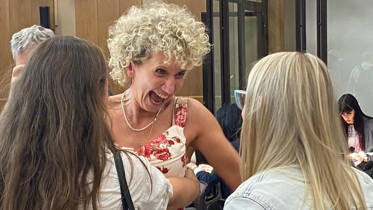 Affidi illeciti Bibbiano, i genitori dei bambini coinvolti: «Irrispettosa la gioia degli assolti»