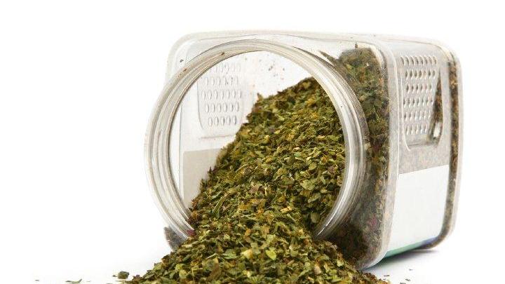 Origano a foglioline richiamato dal mercato per contaminazione chimica – Se lo avete in casa non consumatelo