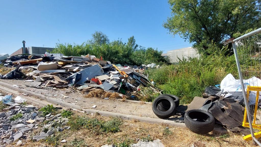 La discarica abusiva in via Prato
