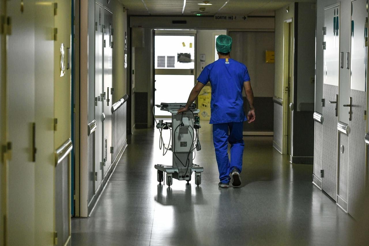 Sanità Toscana in crisi, medici senza ferie e reparti chiusi d’estate