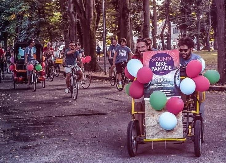 Vent’anni dopo, tanti auguri Aldro. A Ferrara sound parade per il compleanno