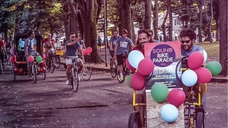 Vent’anni dopo, tanti auguri Aldro. A Ferrara sound parade per il compleanno