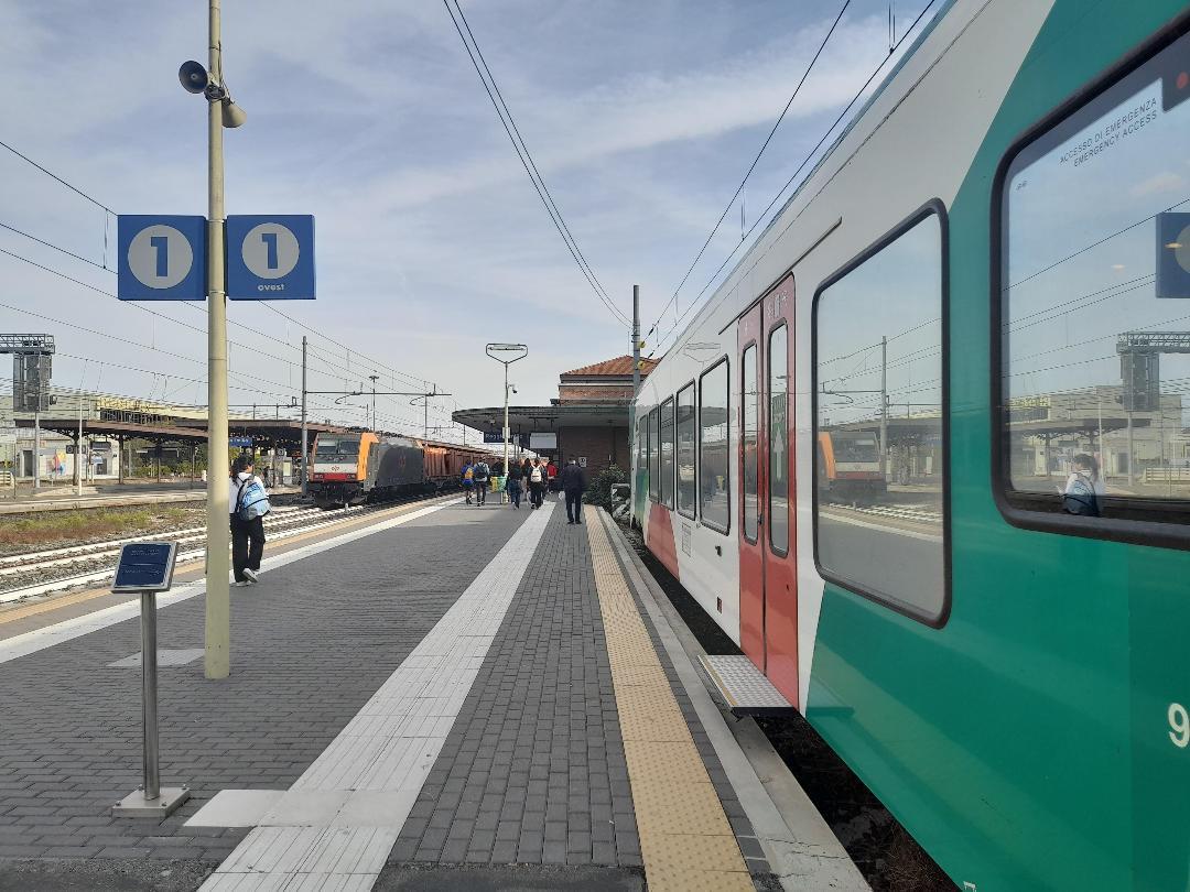 Multata sul treno, ma l’abbonamento “Mi Muovo” di Seta è in regola: «Chiedono 310 euro, è un’ingiustizia»