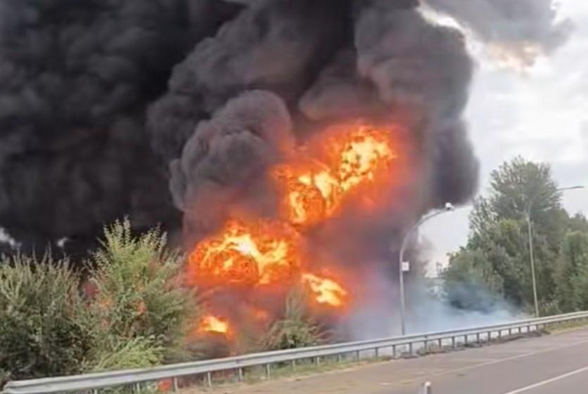 Tragedia sulla Pedemontana a Valsamoggia: furgone si schianta contro bombola a Gpl, morto il conducente