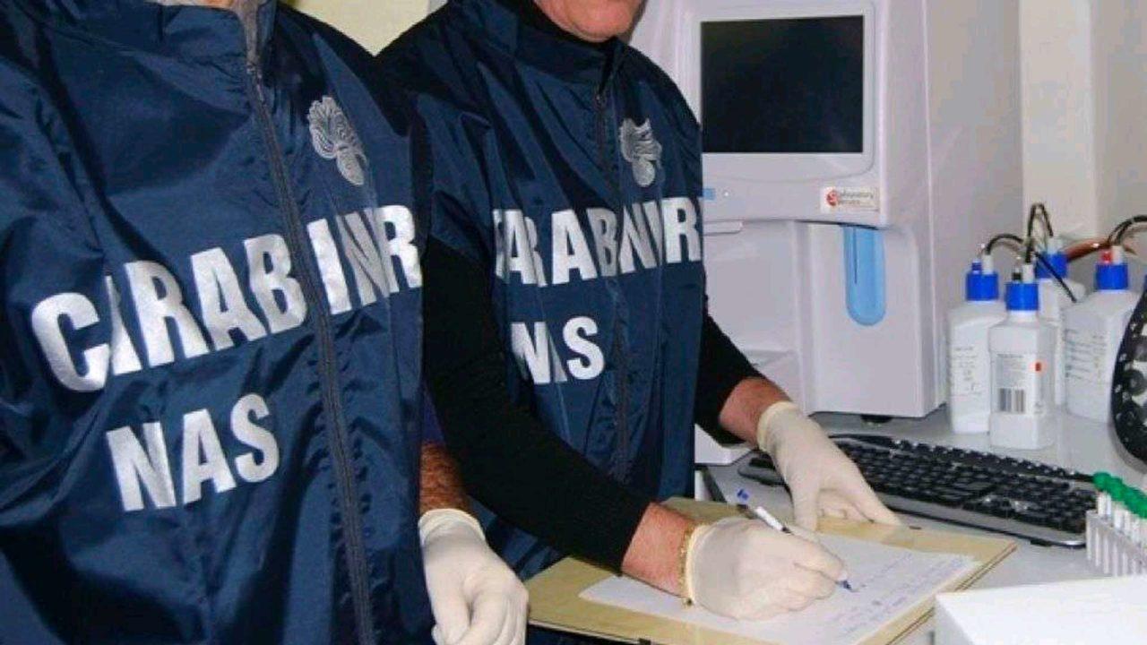 Farmaci scaduti da oltre 20 anni: odontoiatra denunciato e sequestrato l’ambulatorio