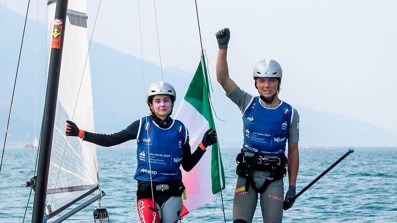 Lorenzo Sirena e Alice Dessy campioni del mondo della classe Nacra 15