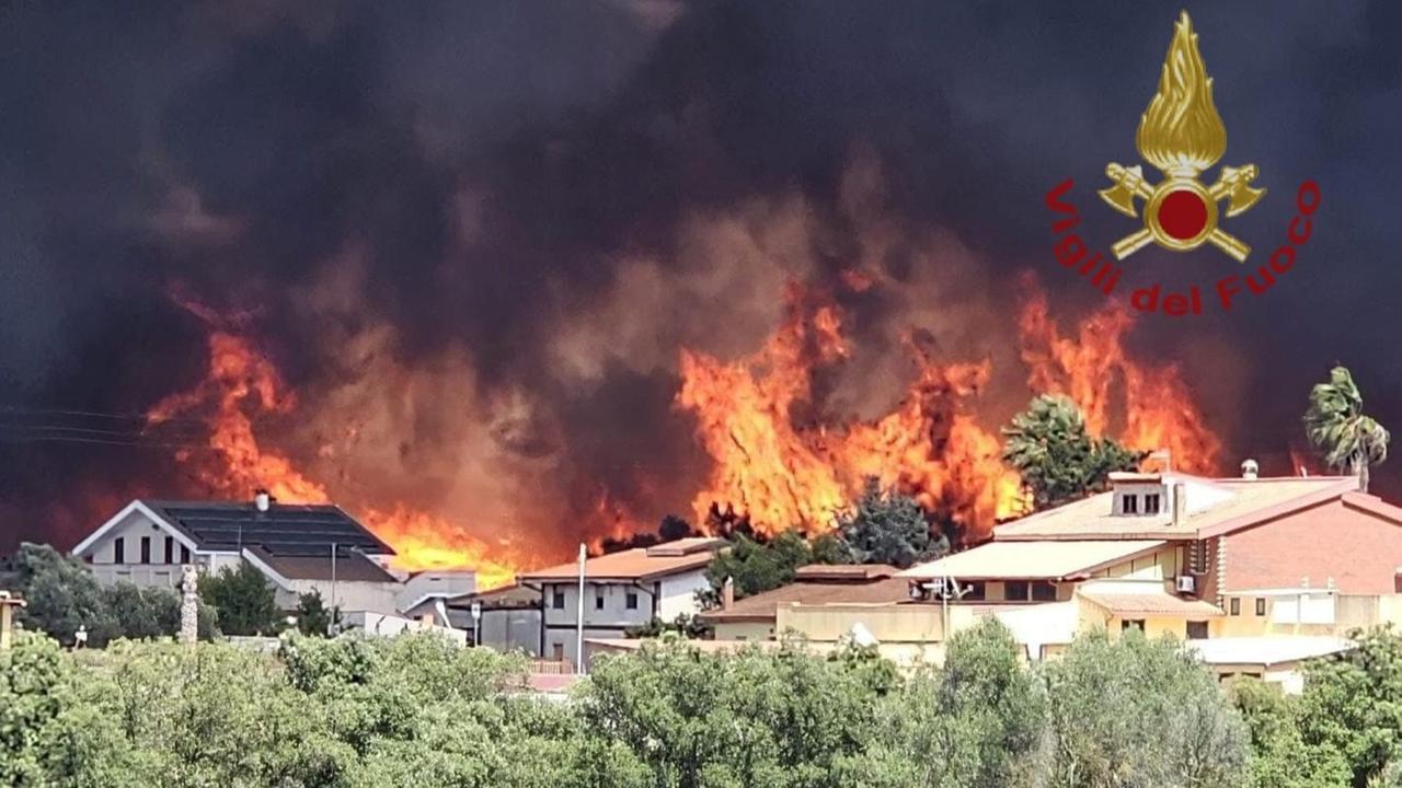 Giornata di fuoco nel Cagliaritano: 18 interventi dei vigili del fuoco