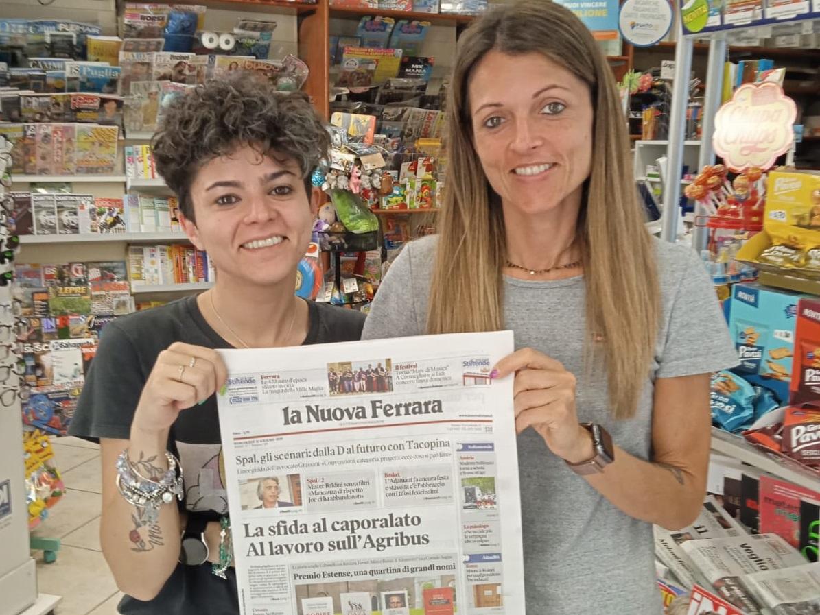 L’edicola tabacchi di Rita Cenacchi da vent’anni al fianco di Jolanda