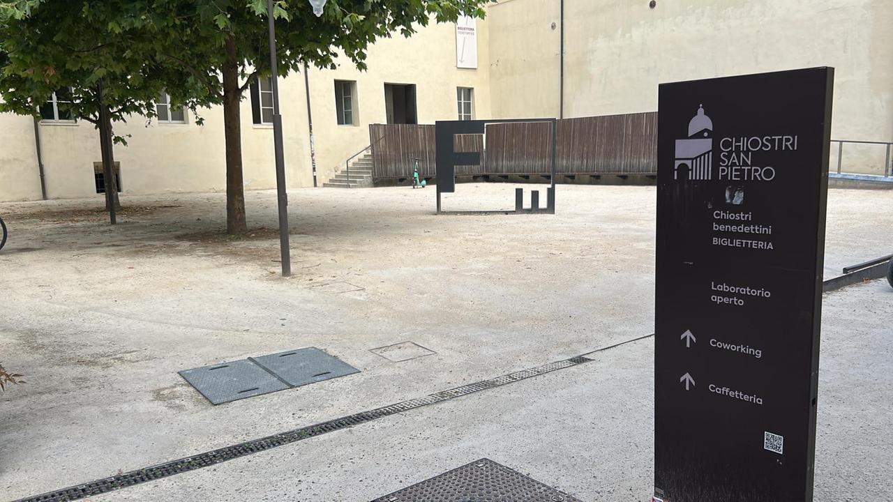 Ladri nei Chiostri di San Pietro, sono entrati forzando una finestra