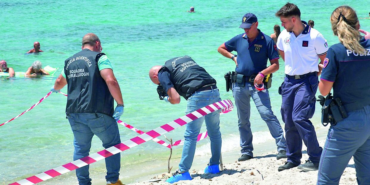 Giallo di Bados: la spiaggia è libera, si attende l’analisi sui brandelli di carne